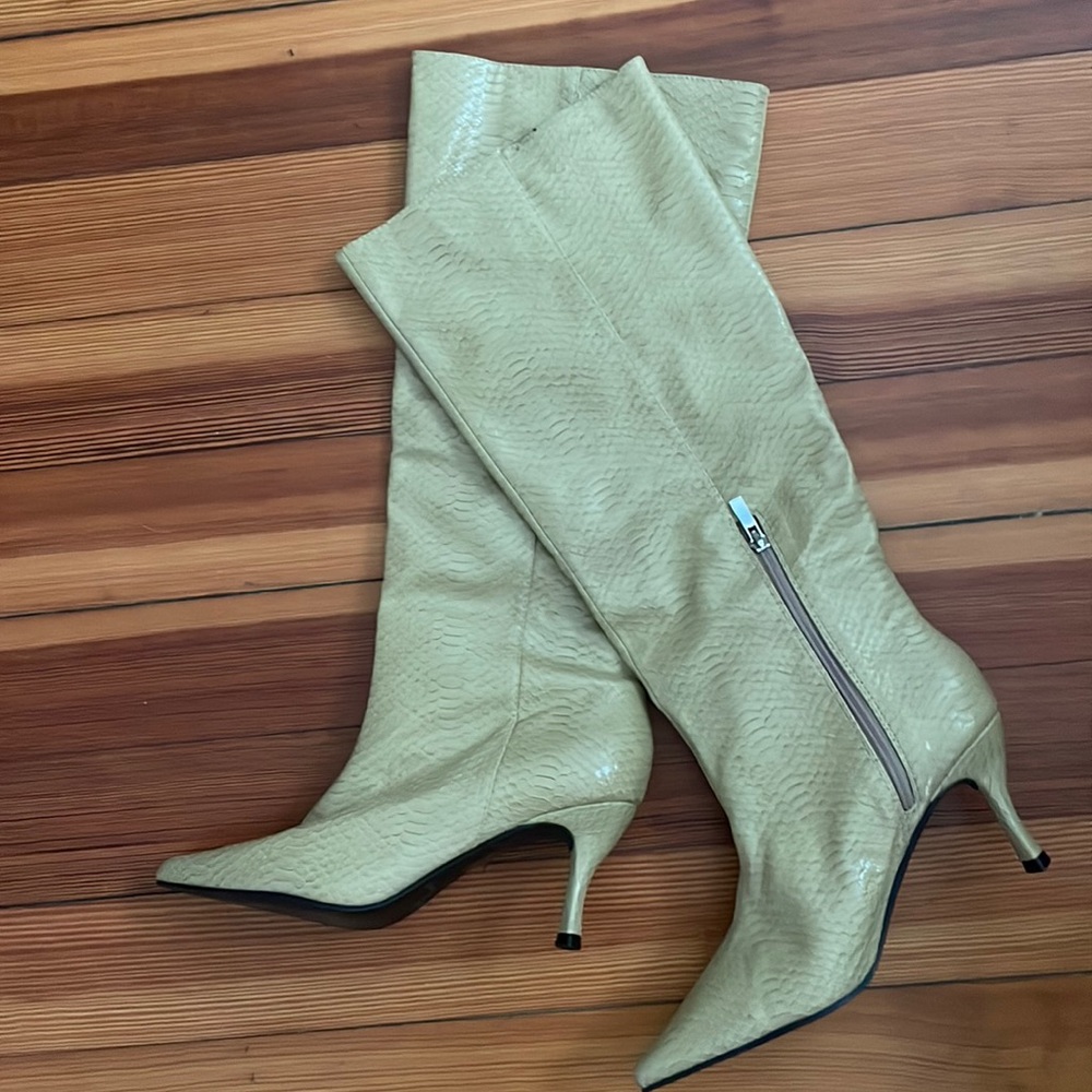 Nasty Guys Below the knee high boot